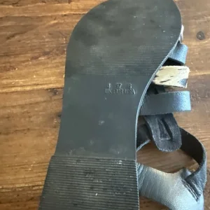 Ladies sandals