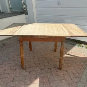 wooden kitchen table