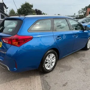 2013 Toyota Auris 1.8 VVT-h Hybrid Sports Estate - Image 3