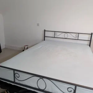 Double bed metal frame 135cms*190cms - Image 3