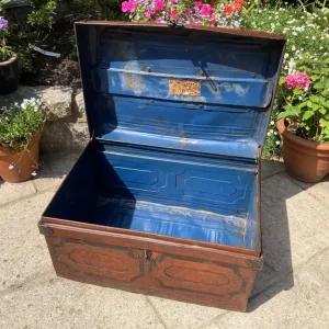 Vintage Metal Trunk - Image 4