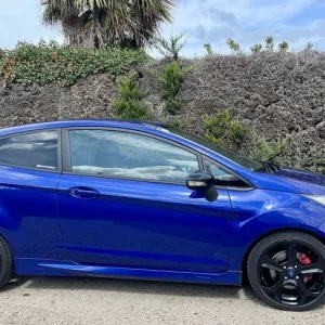2015 Ford Fiesta ST-2 1.6 Turbo, 6-speed manual, blue 3-door hatchback - Image 6