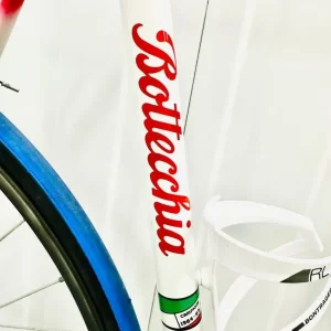 BOTTECHIA Size/L Super LW Road Bike 12 Speed 700c Wheels - Image 5