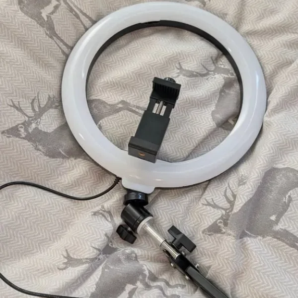 Ring light and phone holder