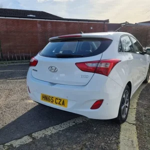 2015 Hyundai i30 1.6 SE Hatchback - Image 4