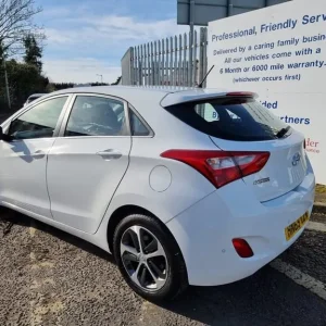 2015 Hyundai i30 1.6 SE Hatchback - Image 5