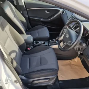 2015 Hyundai i30 1.6 SE Hatchback - Image 8