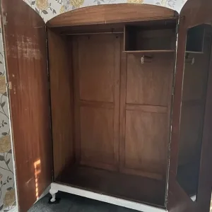 Wardbrobe and draws - Image 2