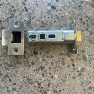 Union 82mm Heavy Duty Tubular Latch - Image 3