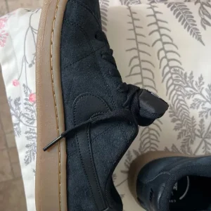 Nike trainers UK size 5 - Image 4