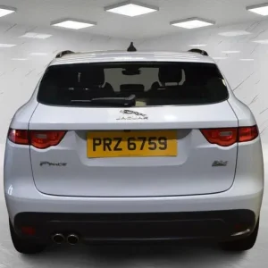 Jaguar F-Pace 2.0 D180 AWD 2019 YULONG WHITE PEARLESCENT - Image 7