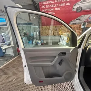 2010 Volkswagen Caddy 69PS SDI Panel Van Diesel Manual - Image 8