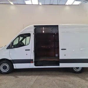 MERCEDES-BENZ SPRINTER 2.1 314 CDI P/V L2 H2 RWD 143 BHP MWB DIESEL - Image 6