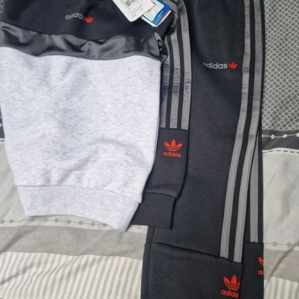 adidas tracksuit size 6-7