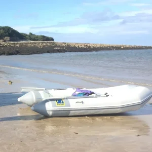 Zodiac inflatable boat with Suzuki 6hp outboard - Image 2