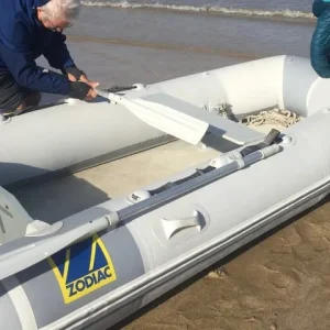 Zodiac inflatable boat with Suzuki 6hp outboard - Image 3