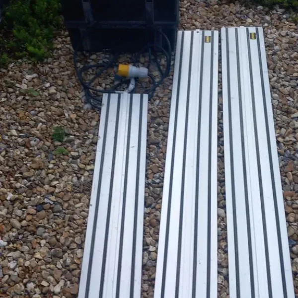 Dewalt 110 plunge saw with tracks