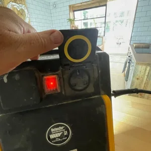 240v led floodlight with extra sockets - Image 6