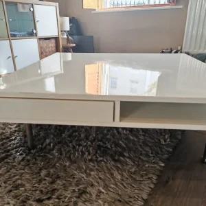 Large white coffee table with chrome legs - Image 2