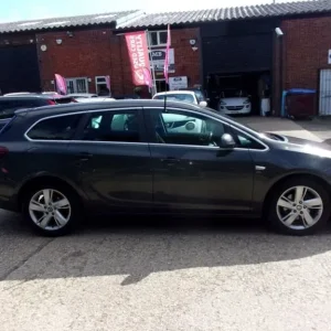 Vauxhall Astra 2.0 CDTi 16V ecoFLEX SRi 5dr Diesel - Image 4
