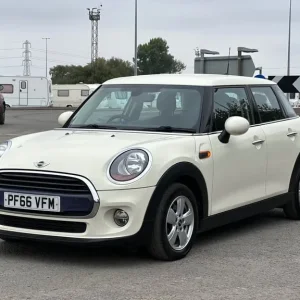 2016 MINI Hatch 1.5 Cooper D 5dr Diesel Manual - Image 3