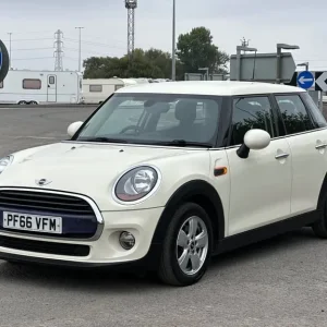2016 MINI Hatch 1.5 Cooper D 5dr Diesel Manual - Image 4