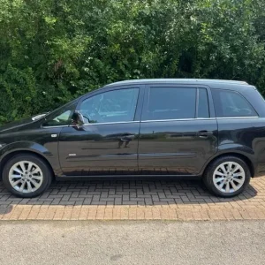 2013 Vauxhall Zafira 1.8 16V Design MPV 5-door Petrol Manual - Image 2
