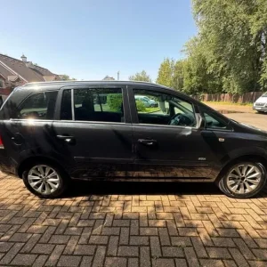 2013 Vauxhall Zafira 1.8 16V Design MPV 5-door Petrol Manual - Image 4