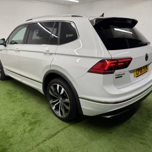 2018 Volkswagen Tiguan Allspace 2.0 TDI 4Motion R-Line 5dr DSG Estate - Image 5