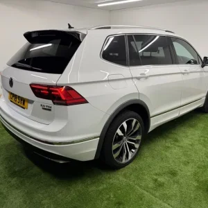 2018 Volkswagen Tiguan Allspace 2.0 TDI 4Motion R-Line 5dr DSG Estate - Image 7