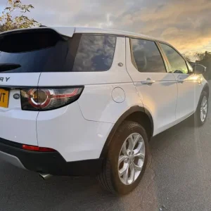 2016 Land Rover Discovery Sport 2.0 TD4 180 HSE 5dr Auto ESTATE Diesel Automatic - Image 4