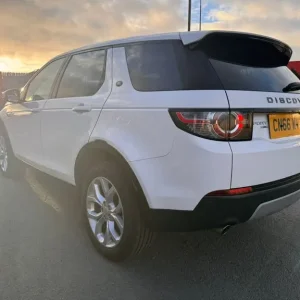 2016 Land Rover Discovery Sport 2.0 TD4 180 HSE 5dr Auto ESTATE Diesel Automatic - Image 5