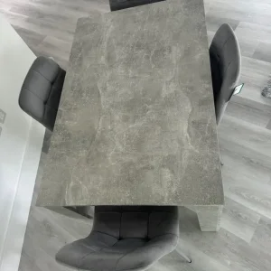 Table with 4 chairs - Image 3