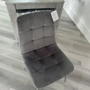 Table with 4 chairs - Image 5