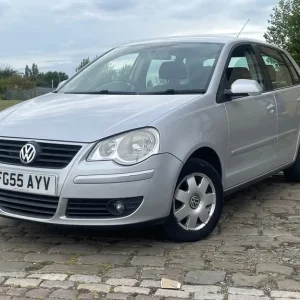 Volkswagen Polo 2005 Manual 5-door Hatchback - Image 5
