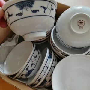 Chinese ceramic bowls and spoons - Image 3