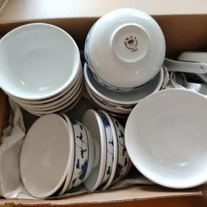 Chinese ceramic bowls and spoons - Image 4