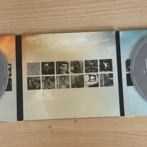 Robbie Williams Greatest Hits 1990-2010 2CD Album - Image 3