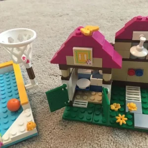 Lego Friends Heartlake City Pool - Image 4