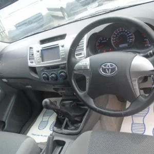 Toyota Hilux 2.5 D-4D HL3 Silver Manual Diesel 2012 - Image 2