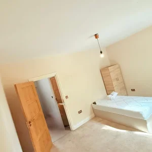 Two Double Rooms – Garden Access, Clive Road - Image 3