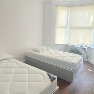 Two Double Rooms – Garden Access, Clive Road - Image 4