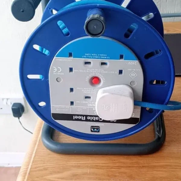 Master plug power cable 25