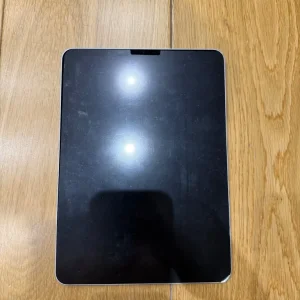 iPad Pro 11-inch 128GB (4th gen) with case, pen, and screen protector - Image 2