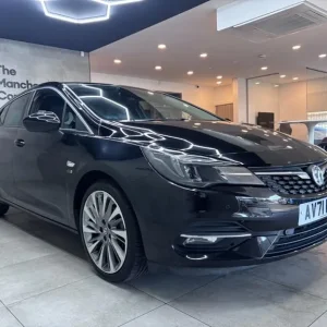 2021 Vauxhall Astra 1.2 Turbo Griffin Edition Hatchback - Image 3