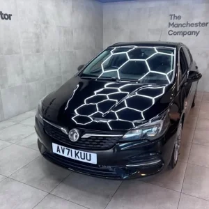 2021 Vauxhall Astra 1.2 Turbo Griffin Edition Hatchback - Image 5