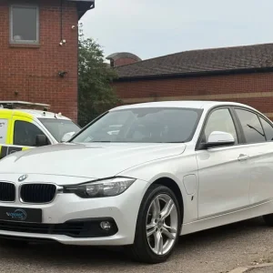 2017 BMW 3 Series 330e Hybrid - Image 8