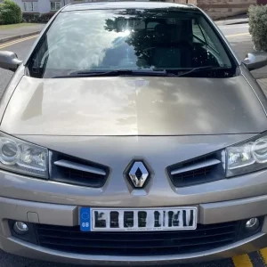 Renault Megane Dynamique S Convertible - Image 2
