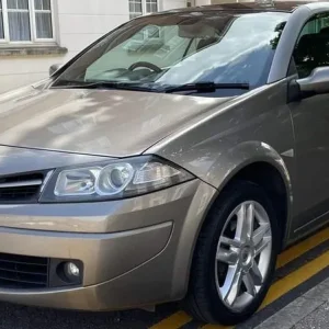 Renault Megane Dynamique S Convertible - Image 3