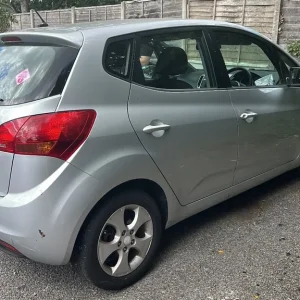 2011 Kia Venga 5-door hatchback - Image 5